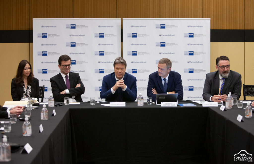 Cobertura fotográfica com o Vice-Chanceler e Ministro da Economia e Proteção Climática, Dr. Robert Habeck, e o Ministro de Alimentação e Agricultura, Cem Özdemir, em Belo Horizonte